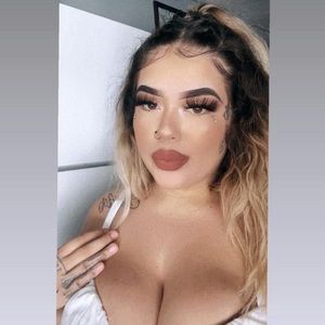 Meet your Posher, Dee